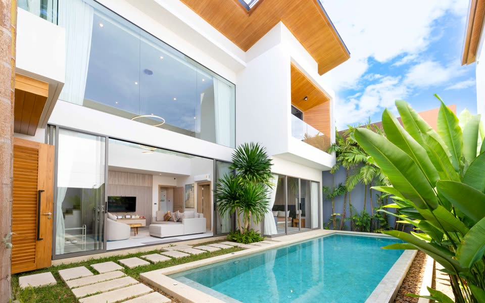 Zenithy Connext pool villa